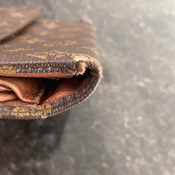 Louis Vuitton Vintage Wallet - Picture 10 of 10
